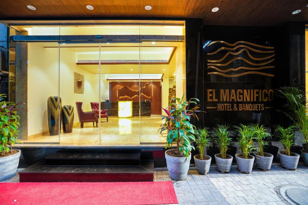 Hotel El Magnifico Surat Buitenkant foto